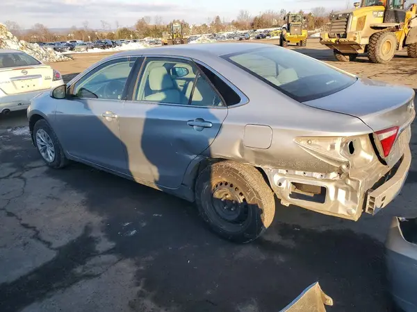 4T1BF1FK3HU653248 2017 TOYOTA CAMRY - Image 2