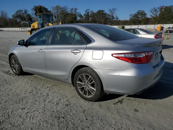 4T1BF1FK3HU654738 2017 TOYOTA CAMRY - Image 2