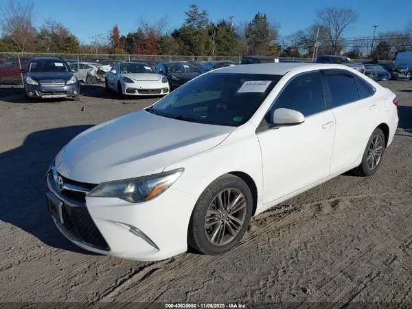 4T1BF1FK3HU654755 2017 TOYOTA CAMRY - Image 2