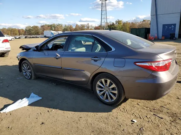4T1BF1FK3HU655856 2017 TOYOTA CAMRY - Image 2