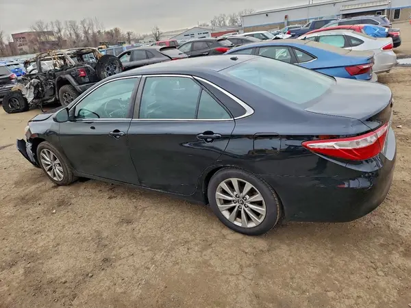 4T1BF1FK3HU657204 2017 TOYOTA CAMRY - Image 2