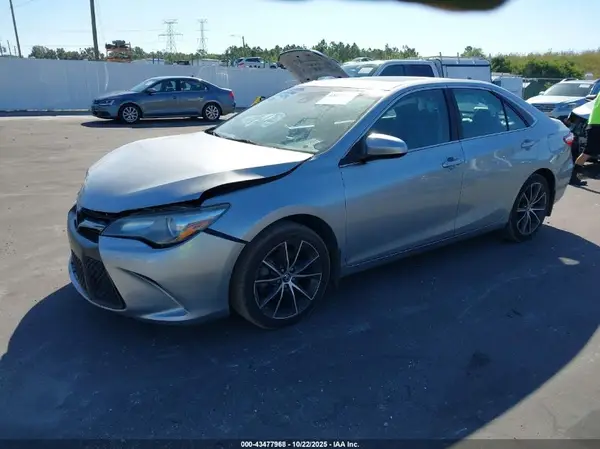 4T1BF1FK3HU659230 2017 TOYOTA CAMRY - Image 2