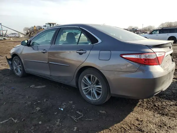 4T1BF1FK3HU659325 2017 TOYOTA CAMRY - Image 2