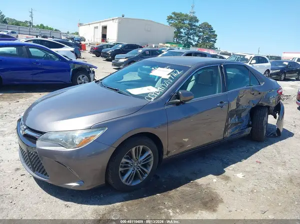 4T1BF1FK3HU659762 2017 TOYOTA CAMRY - Image 2