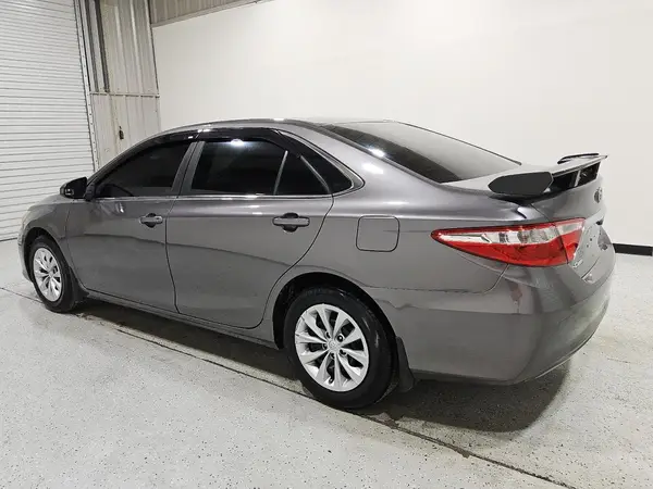 4T1BF1FK3HU660426 2017 TOYOTA CAMRY - Image 2