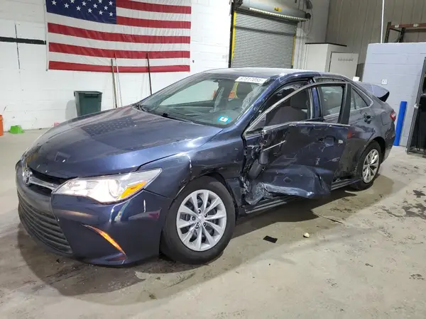4T1BF1FK3HU660555 2017 TOYOTA CAMRY - Image 1