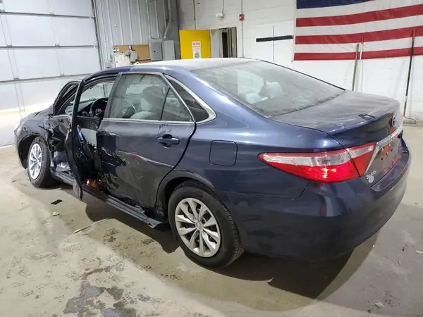 4T1BF1FK3HU660555 2017 TOYOTA CAMRY - Image 2
