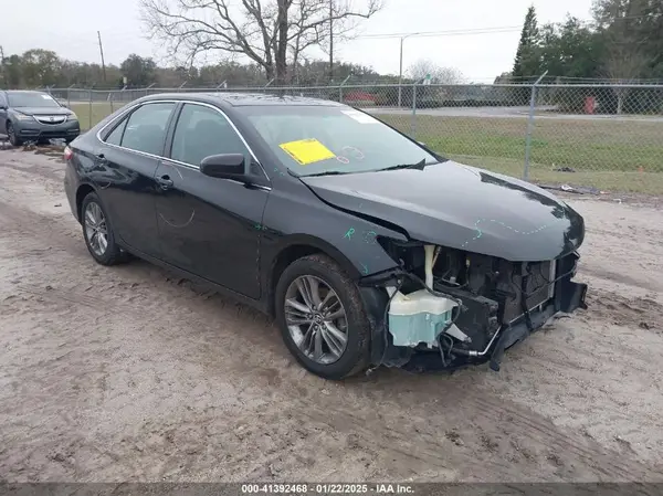 4T1BF1FK3HU660653 2017 TOYOTA CAMRY - Image 1