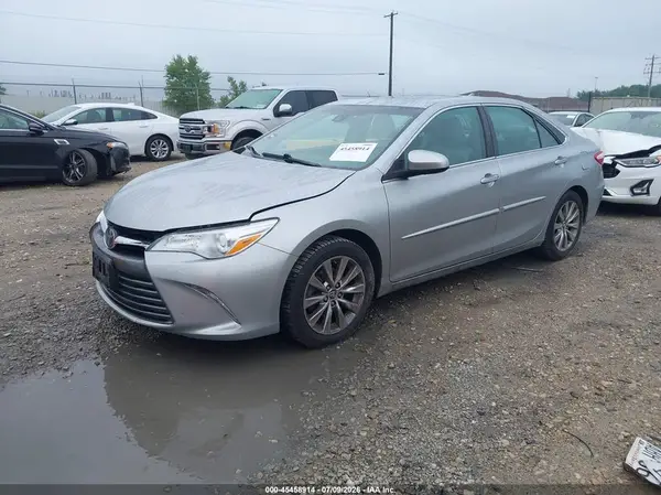 4T1BF1FK3HU661429 2017 TOYOTA CAMRY - Image 2