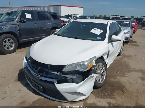 4T1BF1FK3HU661849 2017 TOYOTA CAMRY - Image 2
