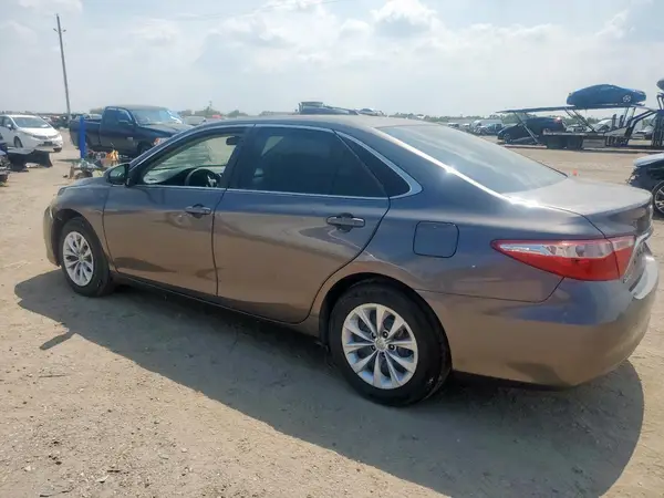 4T1BF1FK3HU662208 2017 TOYOTA CAMRY - Image 2