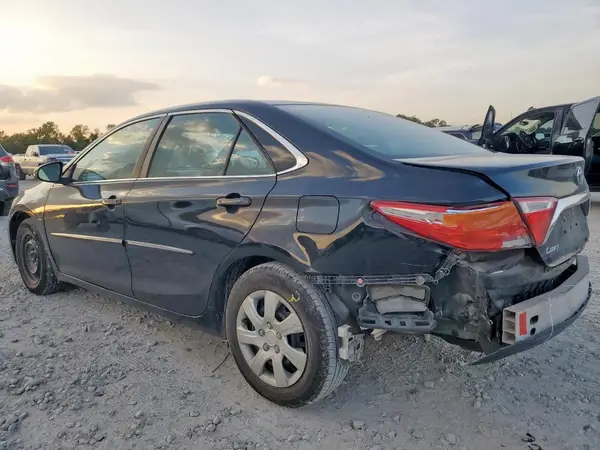 4T1BF1FK3HU663696 2017 TOYOTA CAMRY - Image 2