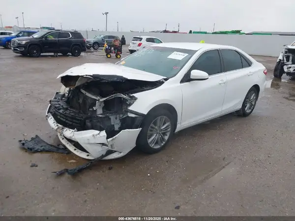 4T1BF1FK3HU664248 2017 TOYOTA CAMRY - Image 2