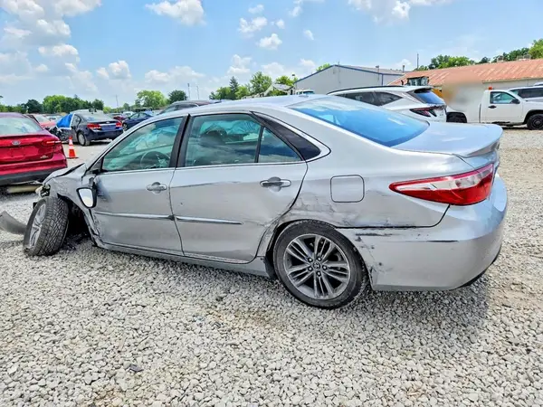 4T1BF1FK3HU664427 2017 TOYOTA CAMRY - Image 2