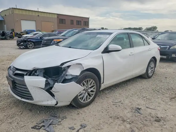 4T1BF1FK3HU666968 2017 TOYOTA CAMRY - Image 1