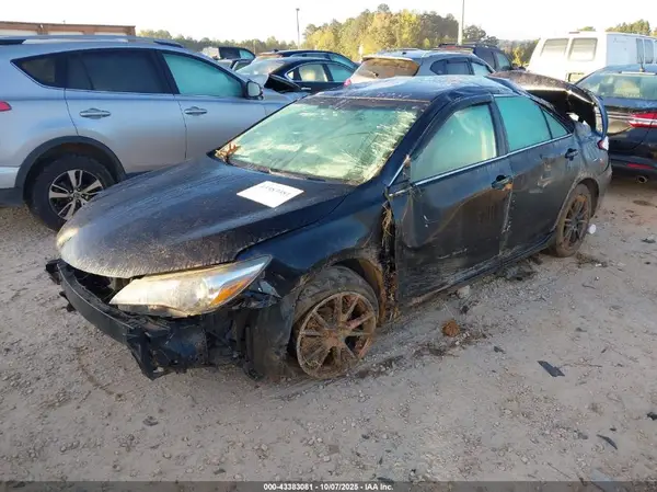 4T1BF1FK3HU667084 2017 TOYOTA CAMRY - Image 2