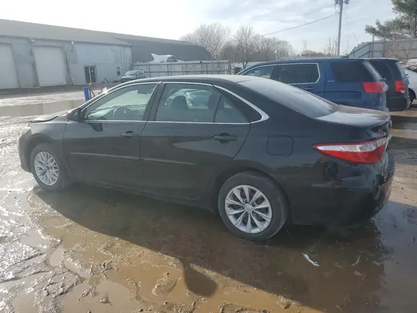 4T1BF1FK3HU667506 2017 TOYOTA CAMRY - Image 2