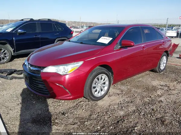 4T1BF1FK3HU668560 2017 TOYOTA CAMRY - Image 2