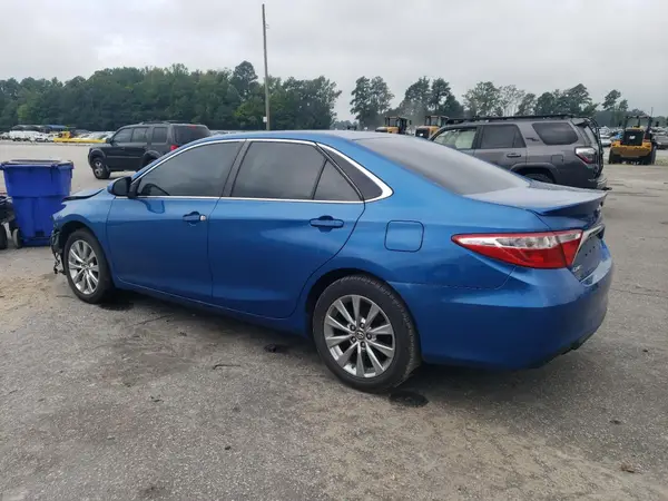 4T1BF1FK3HU669322 2017 TOYOTA CAMRY - Image 2