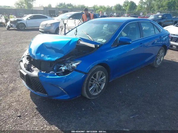 4T1BF1FK3HU669675 2017 TOYOTA CAMRY - Image 2
