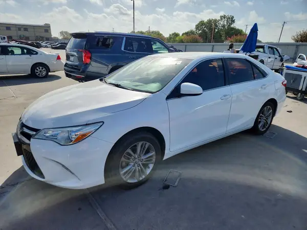 4T1BF1FK3HU672642 2017 TOYOTA CAMRY - Image 1