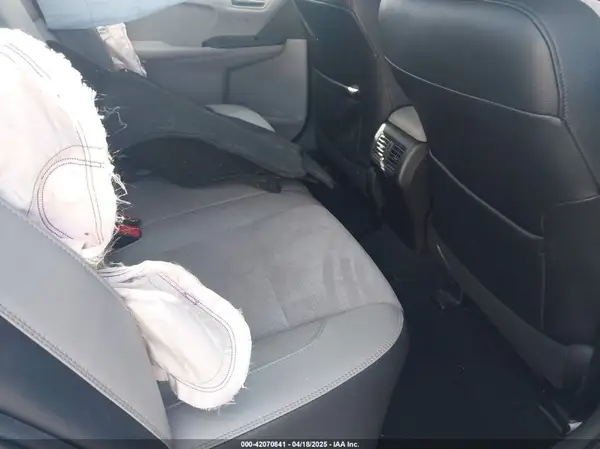 4T1BF1FK3HU673340 2017 TOYOTA CAMRY - Image 8