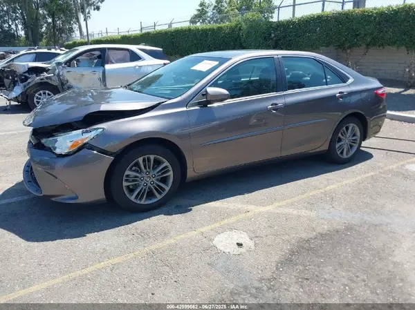 4T1BF1FK3HU673645 2017 TOYOTA CAMRY - Image 2