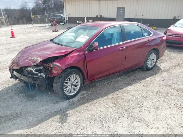 4T1BF1FK3HU674066 2017 TOYOTA CAMRY - Image 2
