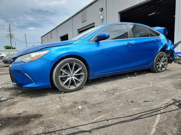 4T1BF1FK3HU675007 2017 TOYOTA CAMRY - Image 1