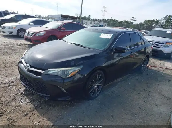 4T1BF1FK3HU677226 2017 TOYOTA CAMRY - Image 2