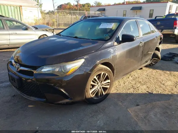 4T1BF1FK3HU679221 2017 TOYOTA CAMRY - Image 2