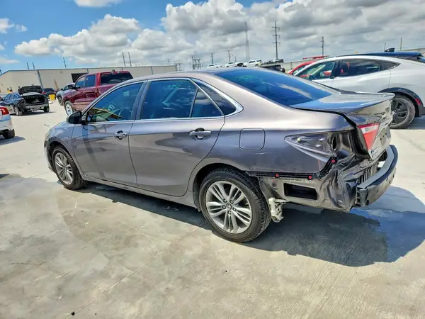 4T1BF1FK3HU681129 2017 TOYOTA CAMRY - Image 2