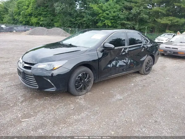4T1BF1FK3HU682409 2017 TOYOTA CAMRY - Image 2