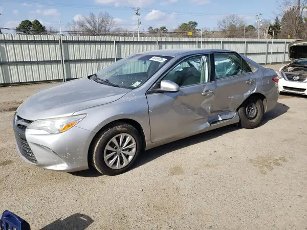 4T1BF1FK3HU683060 2017 TOYOTA CAMRY - Image 1