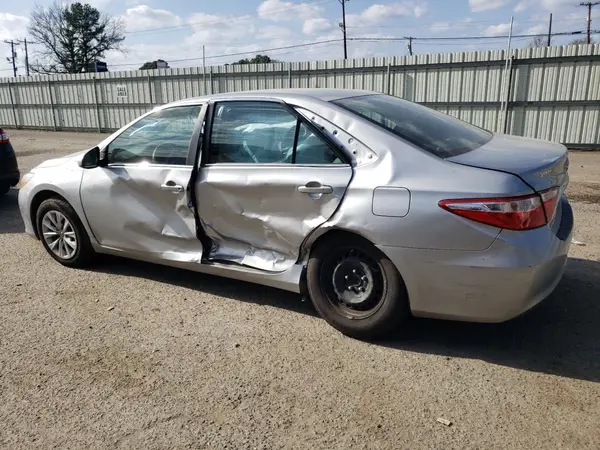 4T1BF1FK3HU683060 2017 TOYOTA CAMRY - Image 2