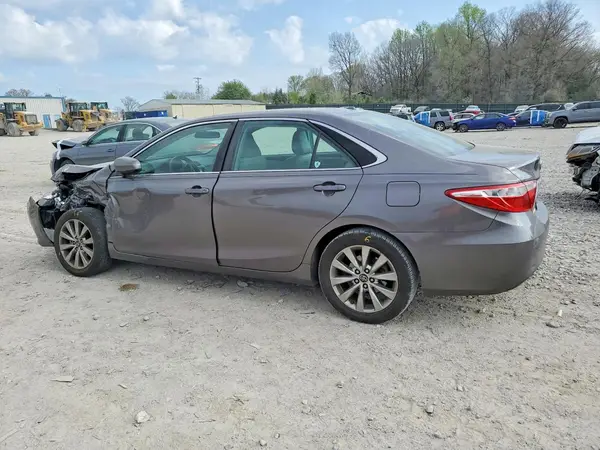 4T1BF1FK3HU683575 2017 TOYOTA CAMRY - Image 2