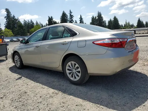4T1BF1FK3HU685164 2017 TOYOTA CAMRY - Image 2