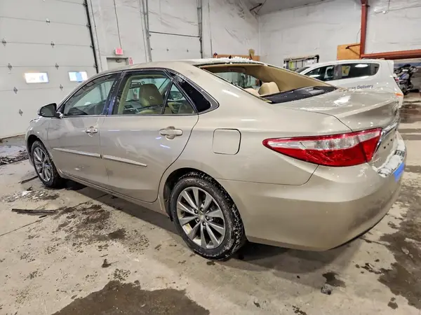 4T1BF1FK3HU690168 2017 TOYOTA CAMRY - Image 2