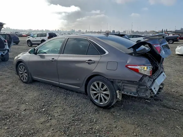 4T1BF1FK3HU691305 2017 TOYOTA CAMRY - Image 2