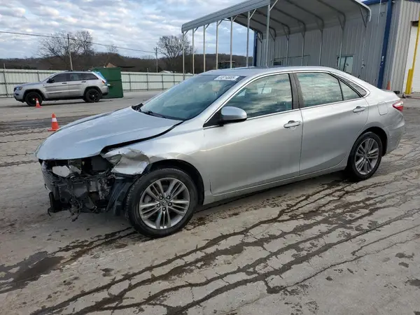 4T1BF1FK3HU692910 2017 TOYOTA CAMRY - Image 1