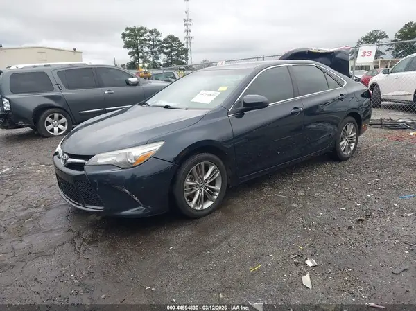 4T1BF1FK3HU695368 2017 TOYOTA CAMRY - Image 2