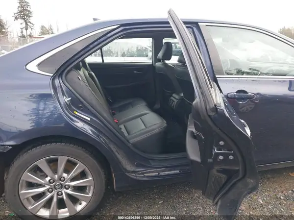 4T1BF1FK3HU695757 2017 TOYOTA CAMRY - Image 8