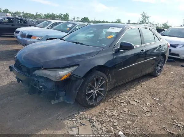 4T1BF1FK3HU696908 2017 TOYOTA CAMRY - Image 2