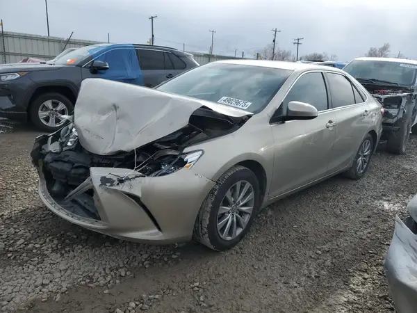4T1BF1FK3HU697170 2017 TOYOTA CAMRY - Image 1