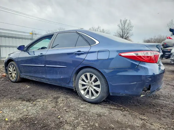 4T1BF1FK3HU697895 2017 TOYOTA CAMRY - Image 2