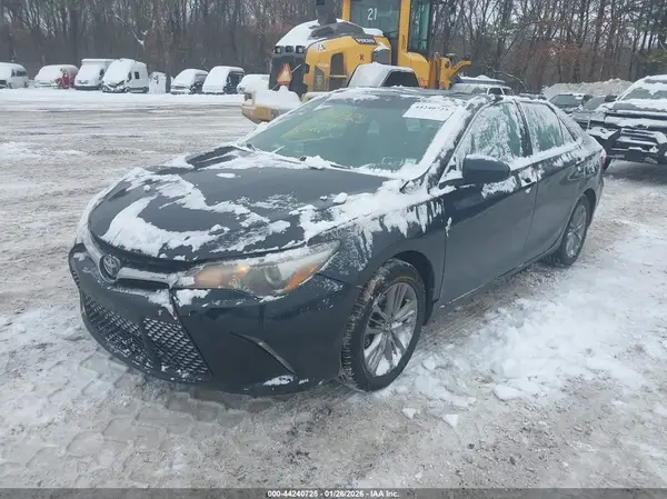 4T1BF1FK3HU698335 2017 TOYOTA CAMRY - Image 2