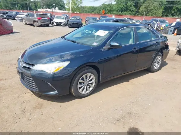 4T1BF1FK3HU699193 2017 TOYOTA CAMRY - Image 2