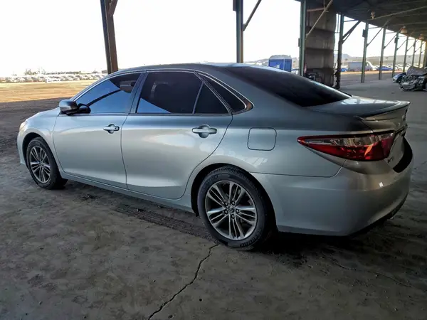 4T1BF1FK3HU699226 2017 TOYOTA CAMRY - Image 2