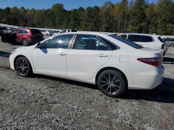4T1BF1FK3HU699579 2017 TOYOTA CAMRY - Image 2