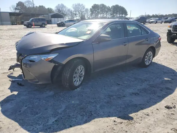 4T1BF1FK3HU700696 2017 TOYOTA CAMRY - Image 1